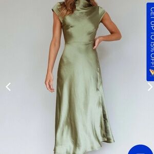 NEW. Selfie leslie Lucinda twist back midi dress olive